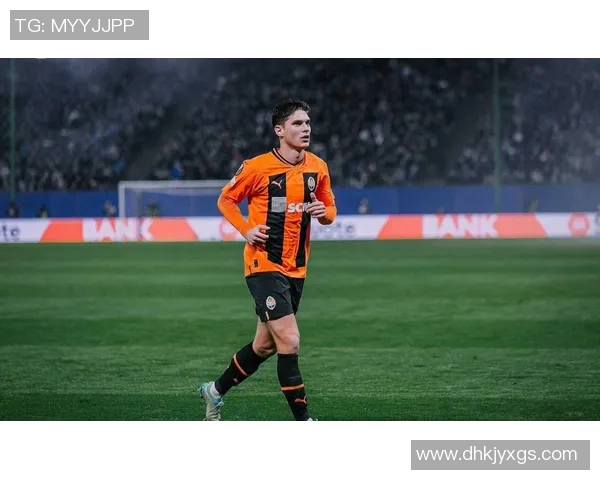 足球明星因伤无法发声却用行动传递激情与梦想 足球明星因伤无法发声却用行动传递激情与梦想