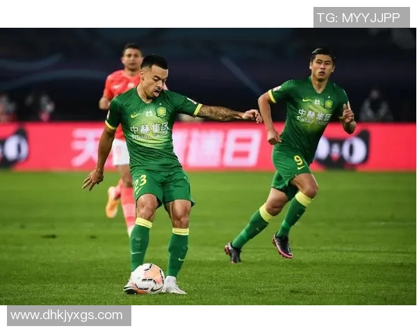 2014年恒大与国安激战回顾：足球盛宴中的激情与荣耀