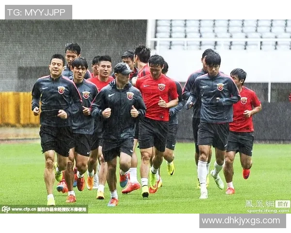 拜仁慕尼黑与上海上港激战在即球迷期待精彩对决与激情时刻 拜仁慕尼黑与上海上港激战在即球迷期待精彩对决与激情时刻